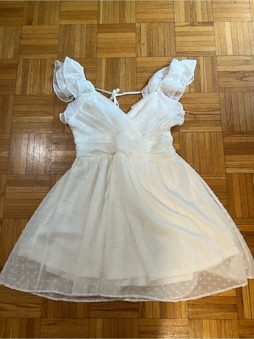 Fairy Vibes in Altar'd State White Dot Flutter-Sleeve Girls Dress size large